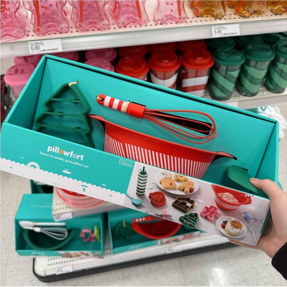 New 22-Piece Cooking Basic Dinnerware Set from pillowfort